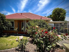 Entire house between Marion /Flinders university
